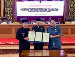 DPRD Provinsi Jambi Bersama Pemerintah Daerah Sahkan 7 Ranperda Menjadi Perda