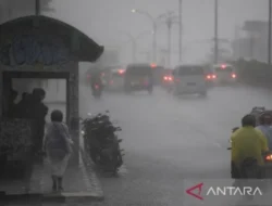 Rabu, BMKG Peringatkan Risiko Hujan Sedang-Lebat di Sebagian Besar RI