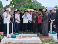 Al Haris Wakili Keluarga Sambutan di Pemakaman Alm Prof As’ad Isma