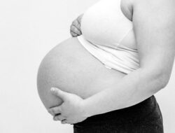 Lagi Tren, Wanita Jomblo Ramai-Ramai Photoshoot Hamil Palsu