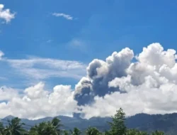 Gunung Dukono Semburkan Abu Vulkanik Setinggi 1,1 Kilometer