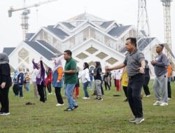 Gubernur Jambi Al Haris Senam dan Gotong Royong Bersama di Ex Arena MTQ
