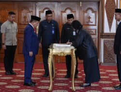 Lantik Kepala Sekolah dan Pejabat Fungsional, Gubernur Al Haris Dorong Maksimalkan Program Pengembangan SDM