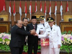 Hadiri Sertijab Bupati dan Wakil Bupati Tanjabtim, Wagub Sani Harap Program yang Disusun Juga Adaptif dengan Berbagai Perubahan