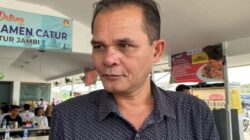 Anggota Komisi III DPRD Provinsi Soroti Kerusakan Jalan di Jembatan Aurduri