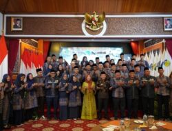 Gubernur Al Haris Kukuhkan 54 Petugas Haji