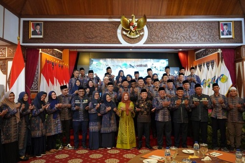 Gubernur Al Haris Kukuhkan 54 Petugas Haji