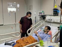 Gubernur Al Haris Besuk Oki Yusmika Atlet Taekwondo Penderita Kanker Tulang di RS Fatmawati Jakarta Selatan