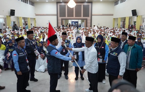 Lepas JCH Kloter 20, Pesan Gubernur Jambi Perbanyak Istighfar Selama di Makkah