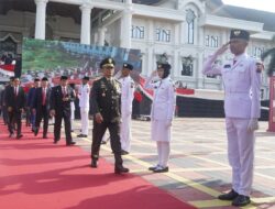 Danrem 042/Gapu Ikuti Upacara Penaikan Bendera Merah Putih HUT ke-80 RI di Kantor Gubernur Jambi